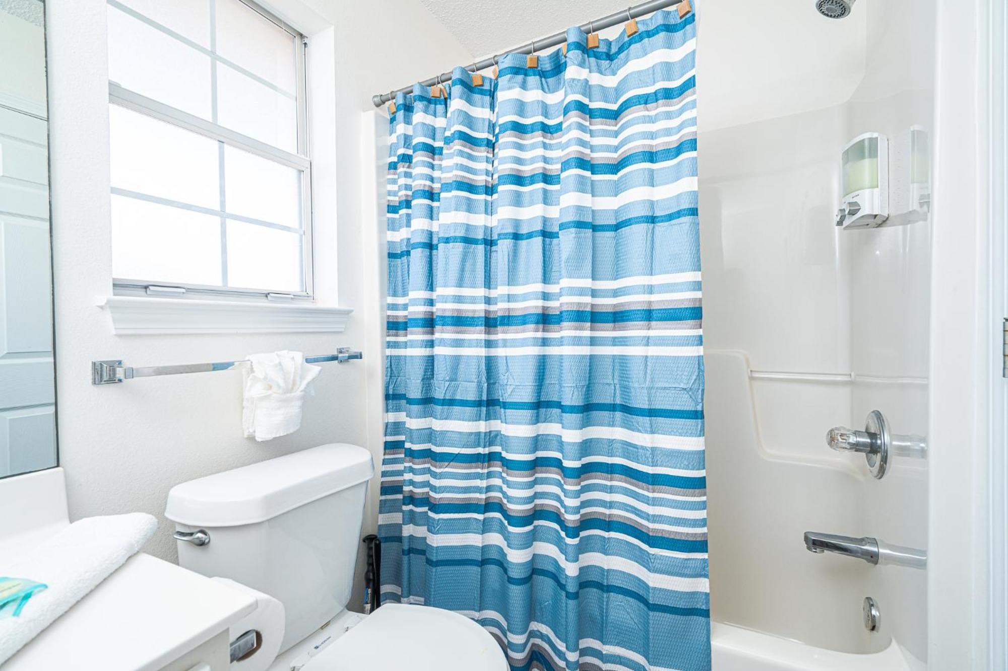 Windstarr Destin- Golf Cart Included, One Level, Close To Beach, Pet Friendly *